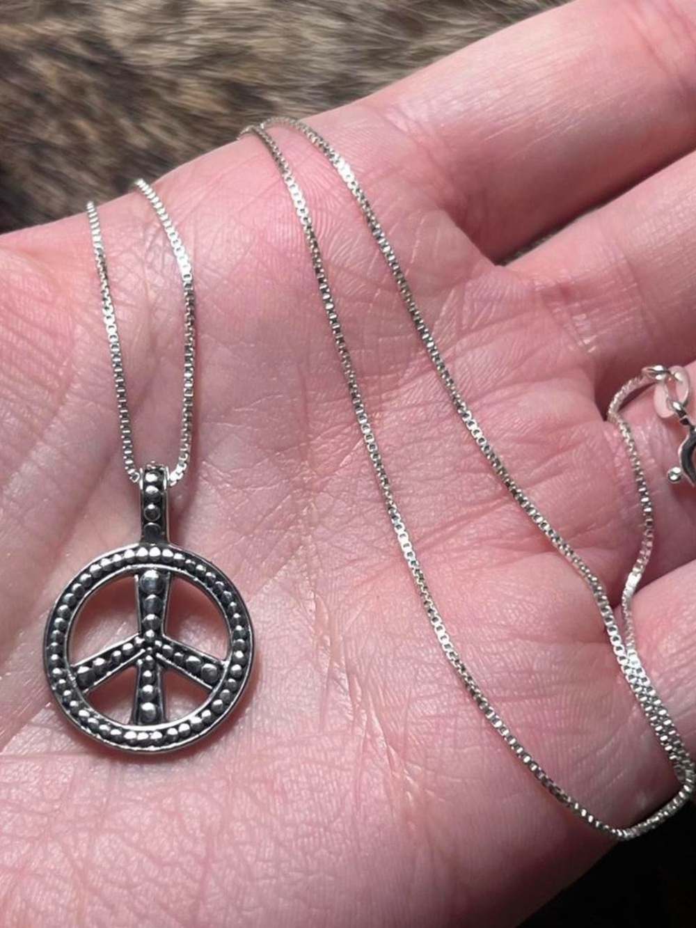 New with tag Lori Bonn “hippie chick” token pendant necklace